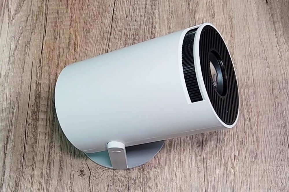 FEARWIKY mini projector